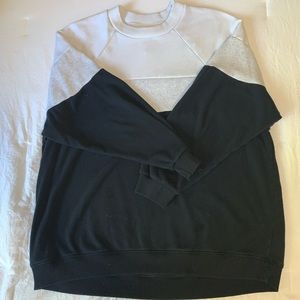 AMERICAN EAGLE SWEATER